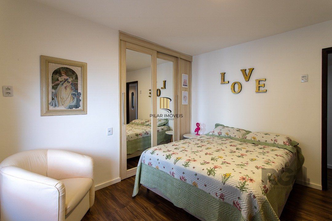 Casa 4 dormitórios no bairro Jardim Isabel