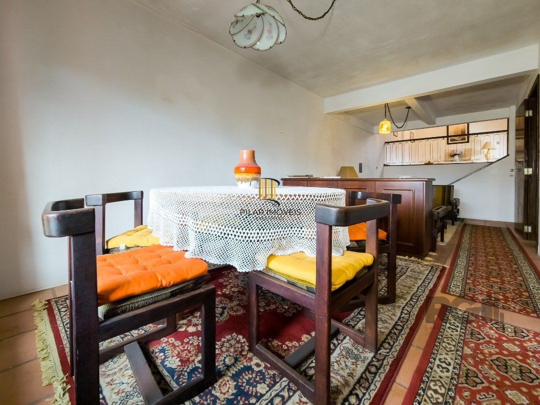 Casa 4 dormitórios no bairro Teresópolis
