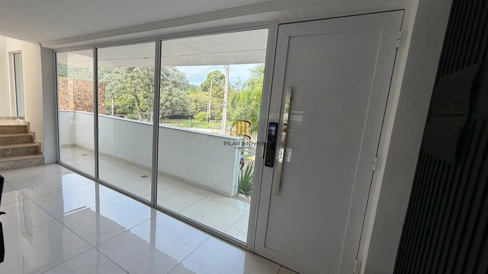 CASA TOTALMENTE MOBILIADA, 3 SUITE, 3 VAGAS - BAIRRO HIPICA