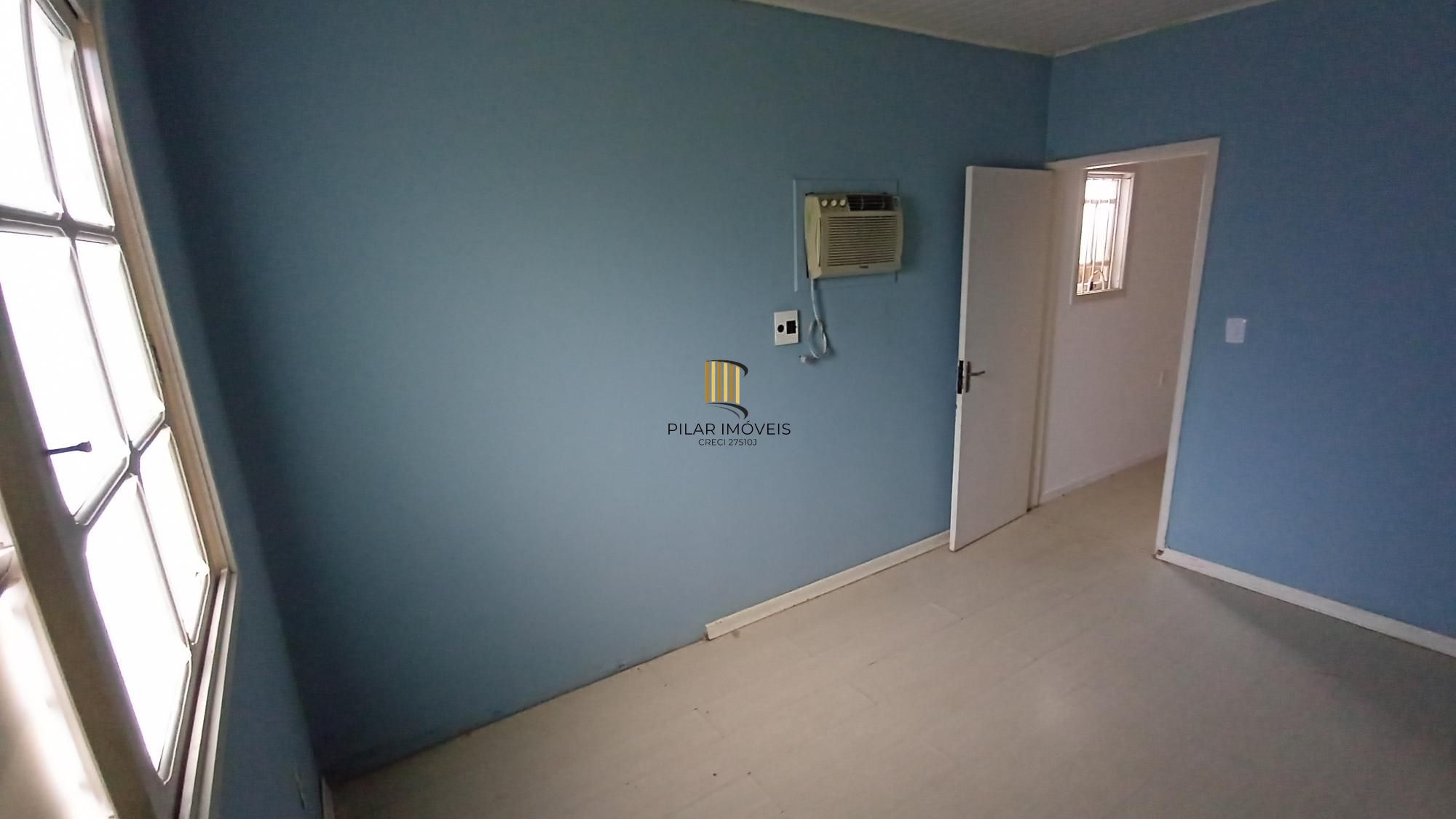 Sossego e natureza em Porto Alegre: 3 quartos, piscina e quase 2000m² de área