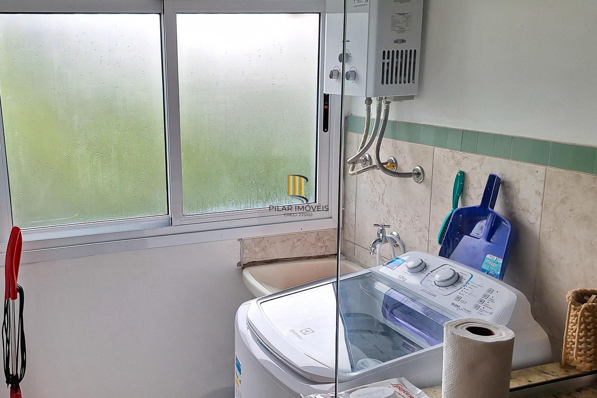 Belíssimo Apartamento com 3 dormitórios e 1 vaga de garagem no bairro Aberta dos Morros, zona sul de Porto Alegre.