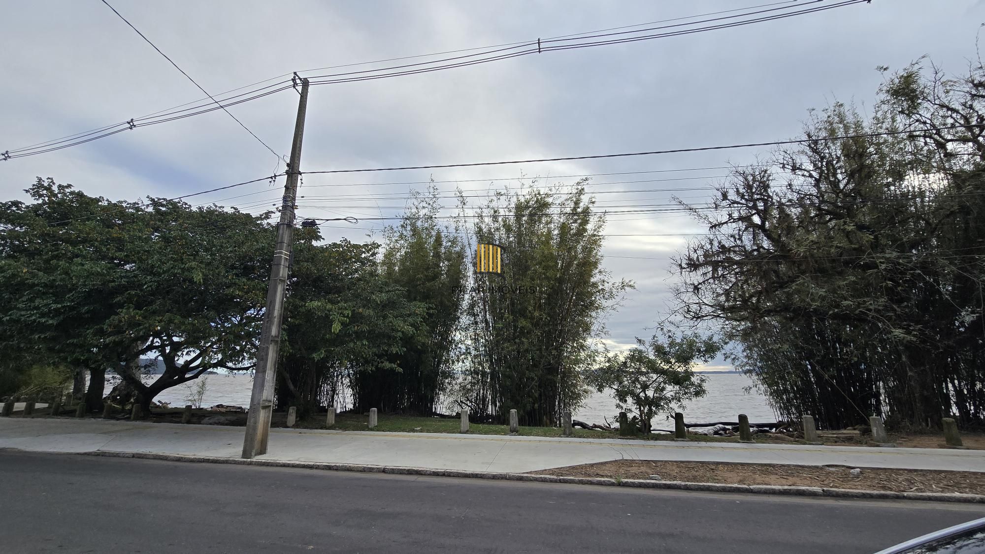Terreno junto ao Clube do Professor Gaúcho.
