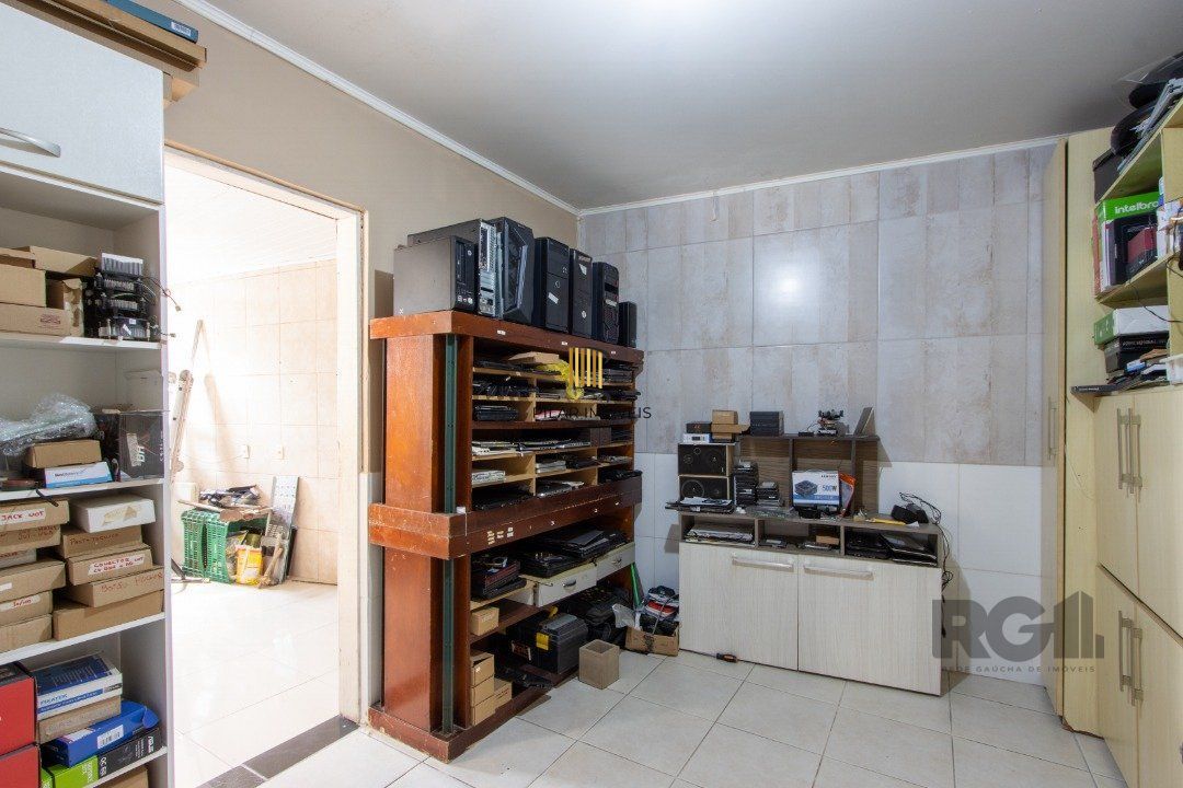 Casa 6 dormitórios no bairro Tristeza