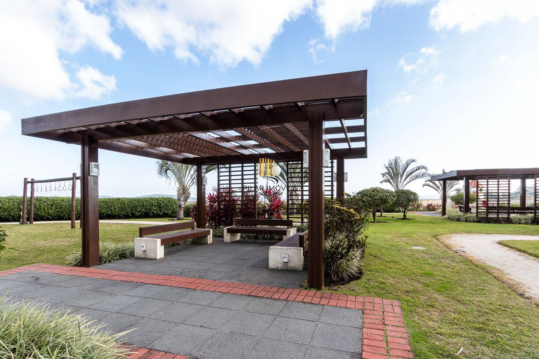 Apartamento totalmente reformado e impecável para locação - 3 quartos sendo uma suíte - Bairro Cavalhada