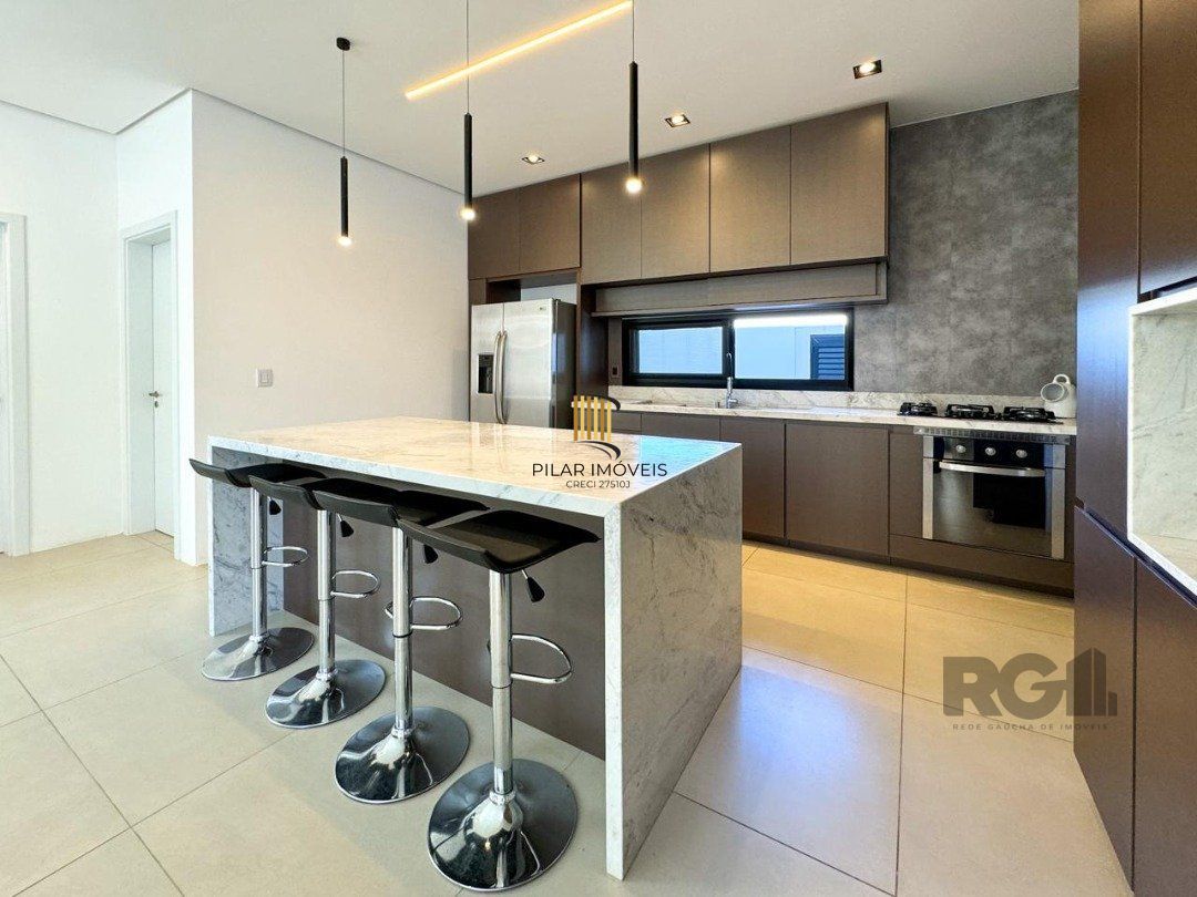 Casa Condominio para Venda - 340m², 4 dormitórios, sendo 4 suites, 4 vagas - Alphaville