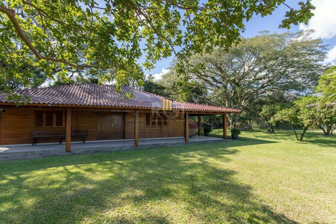 Sítio para Venda - 393m², 3 dormitórios, 6 vagas - Belém Novo