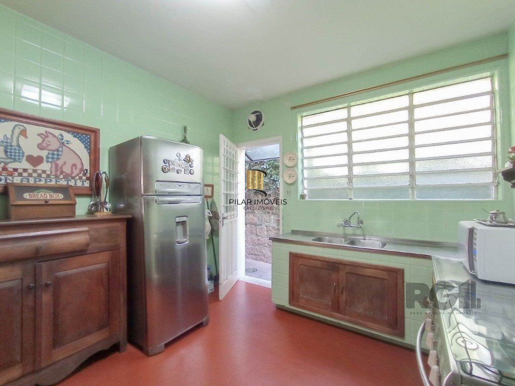 Casa para venda com 4 dormitórios no bairro Cristal