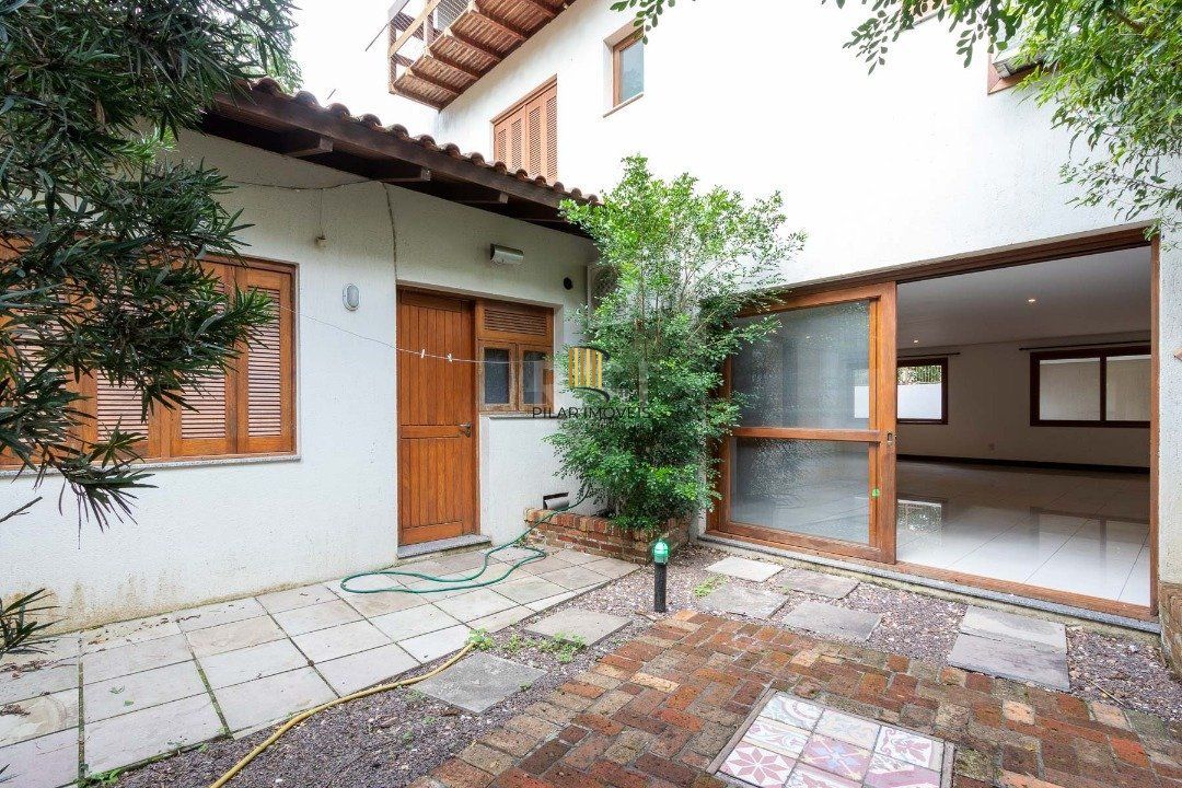 Casa em condomínio para Venda com 4 dormitórios, sendo 1 suites e 4 vagas no bairro Ipanema