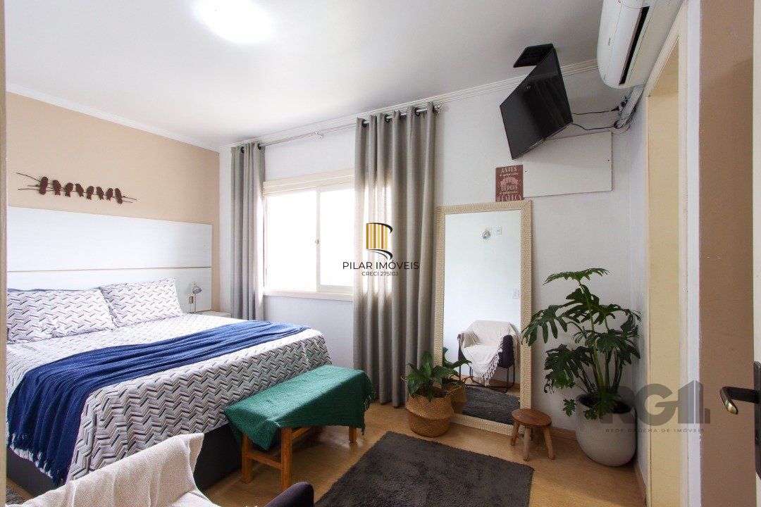 Casa 2 dormitórios no bairro Hípica