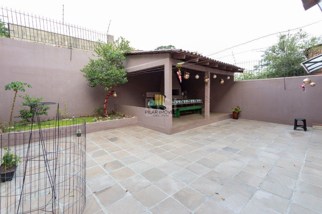 Casa para Venda - 192.18m², 3 dormitórios, sendo 1 suites, 2 vagas - Cristal