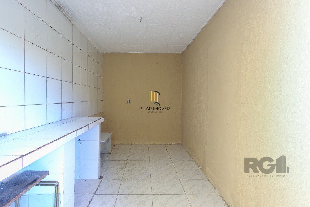 Casa de 2  dormitórios 1 vaga e um amplo pátio na Hípica Porto Alegre 