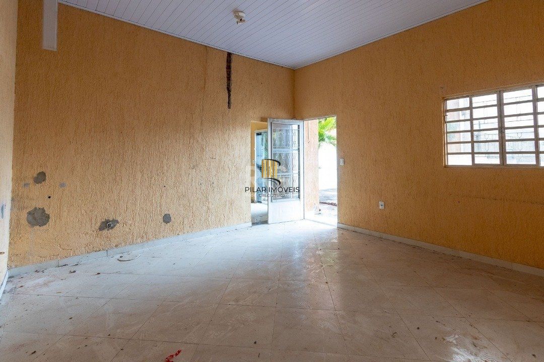 Pavilhão com área construída de cerca de 900m²