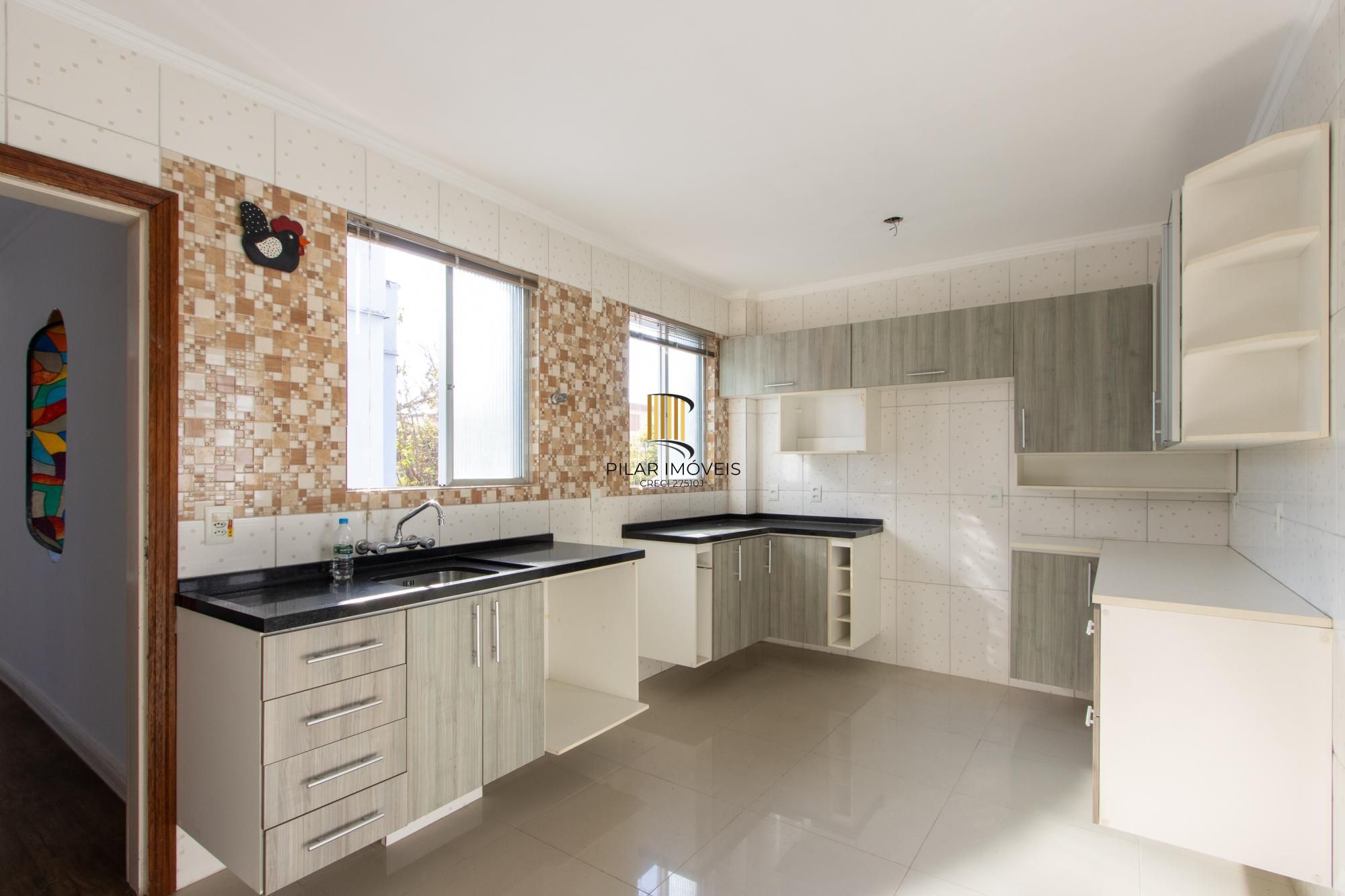 Apartamento com 2 dormitórios com 74m² e 1 vaga e no Menino Deus