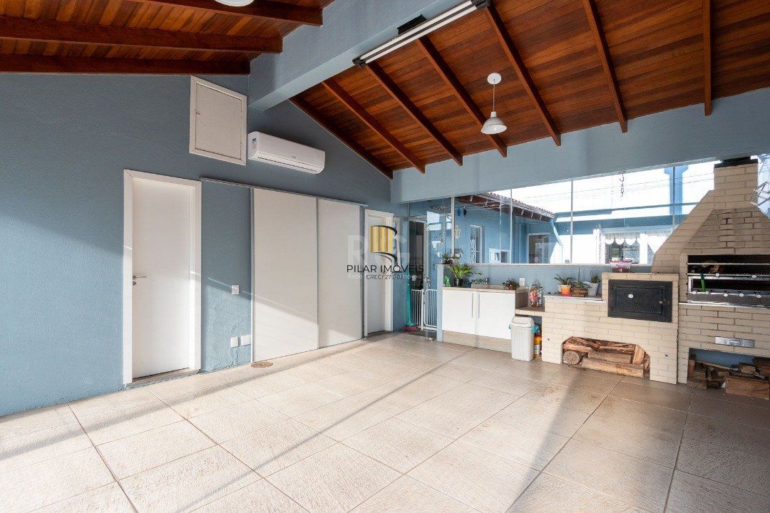 Casa Condominio para Venda - 240m², 4 dormitórios, sendo 1 suites, 2 vagas - Ipanema