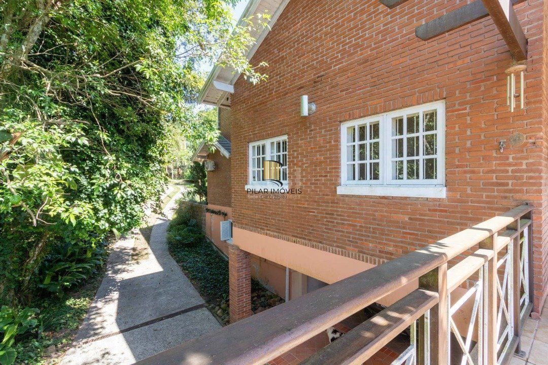 Casa para Venda - 352.19m², 4 dormitórios, sendo 1 suites, 4 vagas - Belém Novo