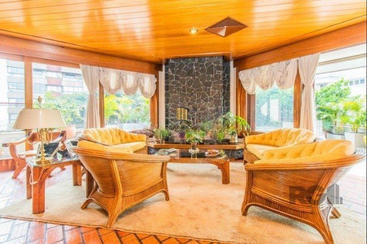 Cobertura no Moinhos de Vento, com 579m² privativos
