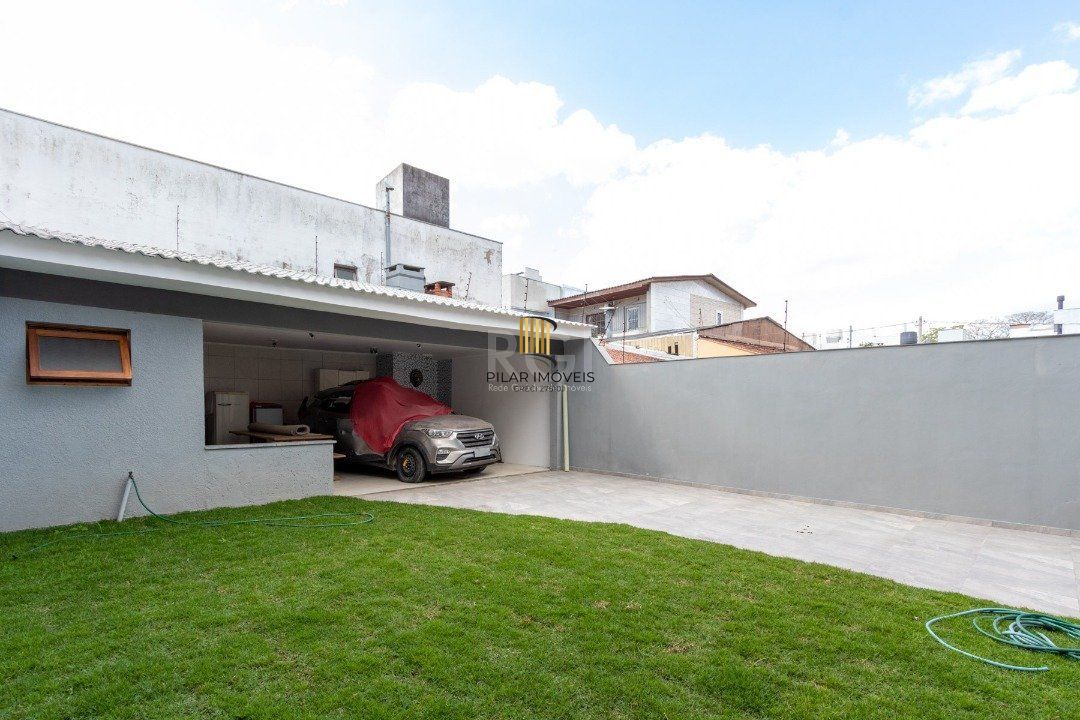 Casa para Venda - 247m², 3 dormitórios, sendo 1 suites, 4 vagas - Vila Nova