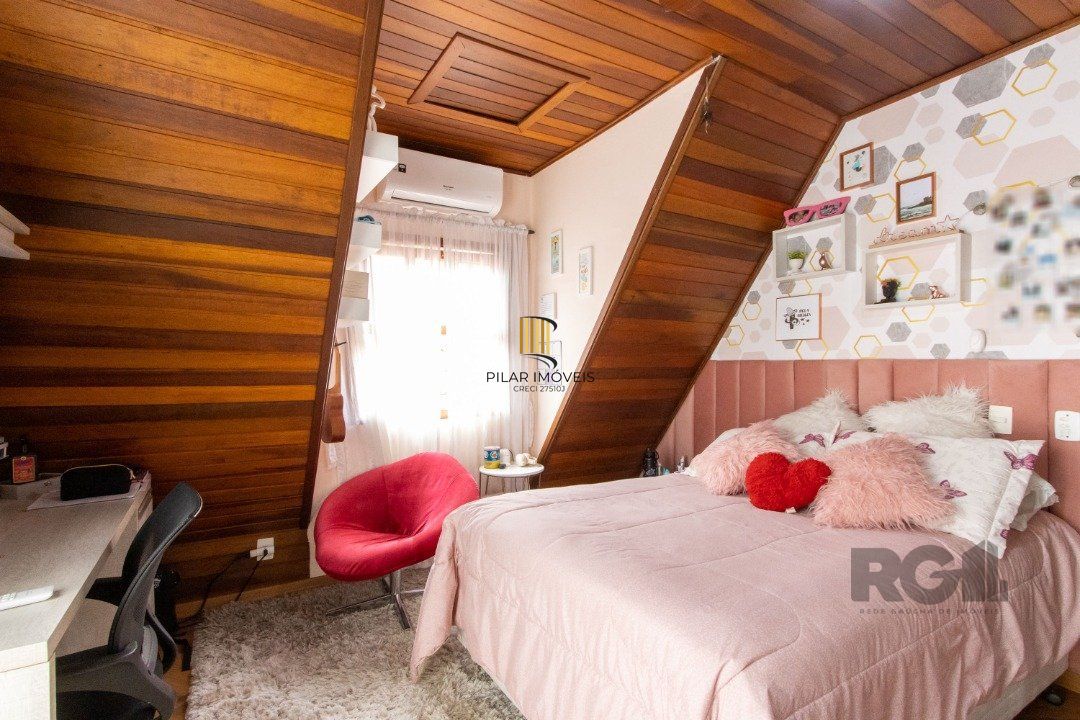 Casa em condomínio, 135m² privativos, 3 quartos, 2 vagas - Bairro Glória