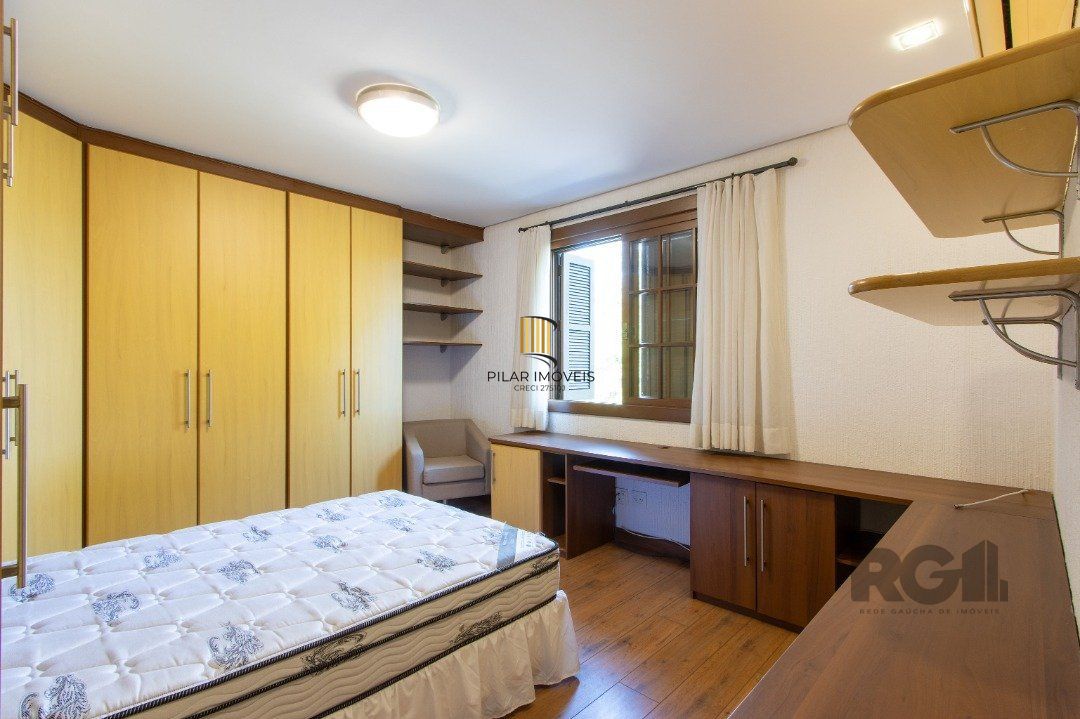 Casa de Condomínio 3 dormitórios no bairro Belém Novo