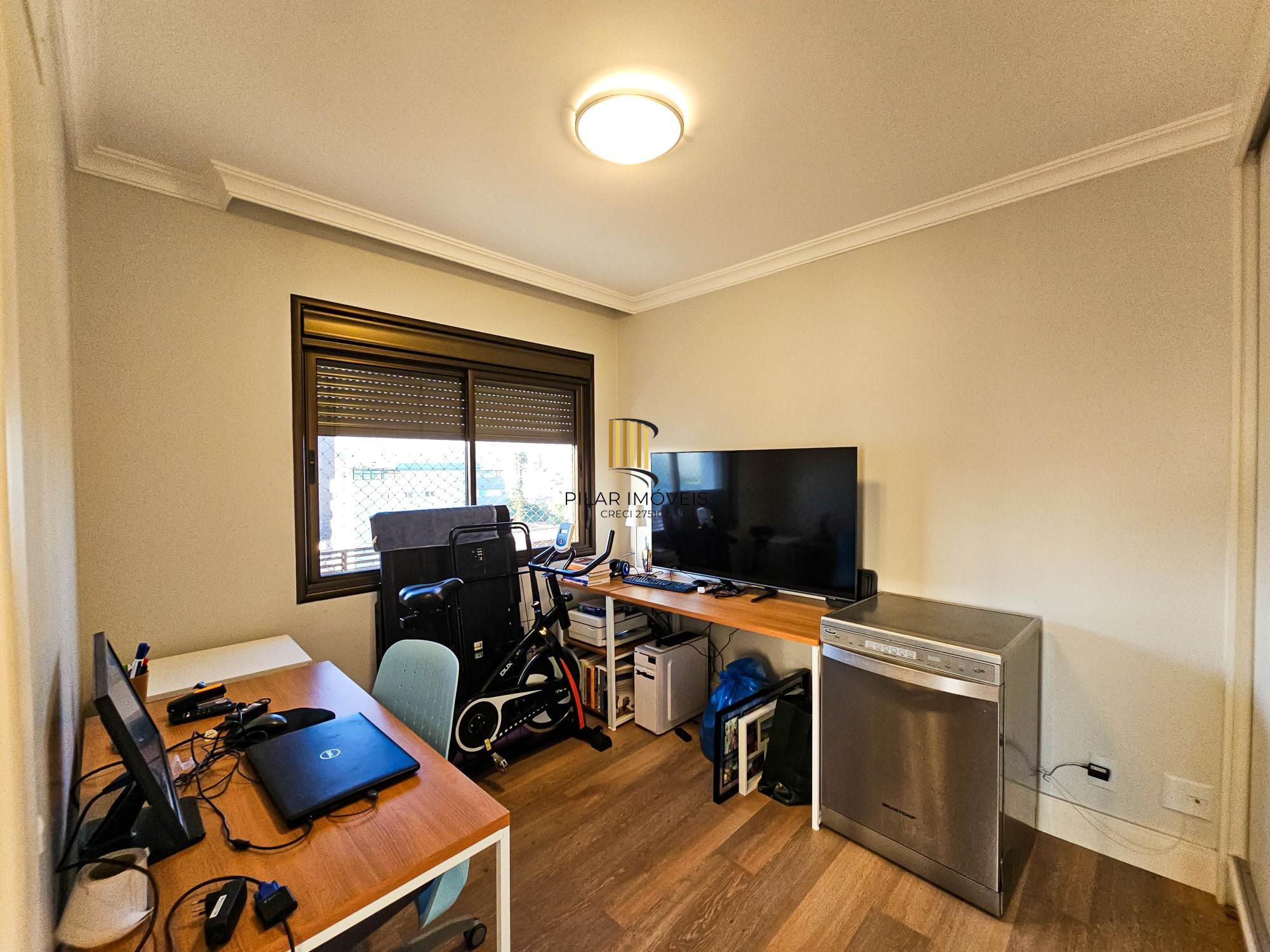 Apartamento Impecável no Petrópolis - 2 D (1 Suíte)