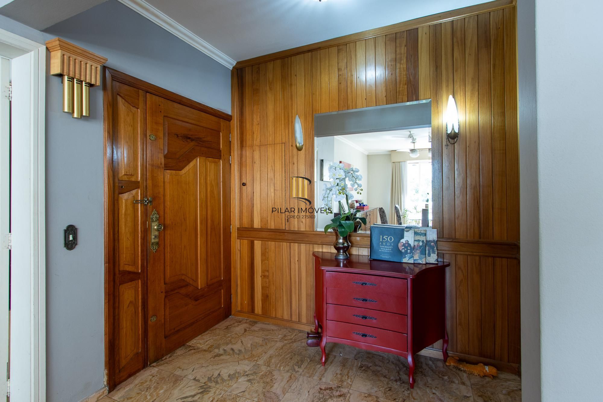 Apartamento 3 dormitorios com 168,65m2 privativos e uma vaga..