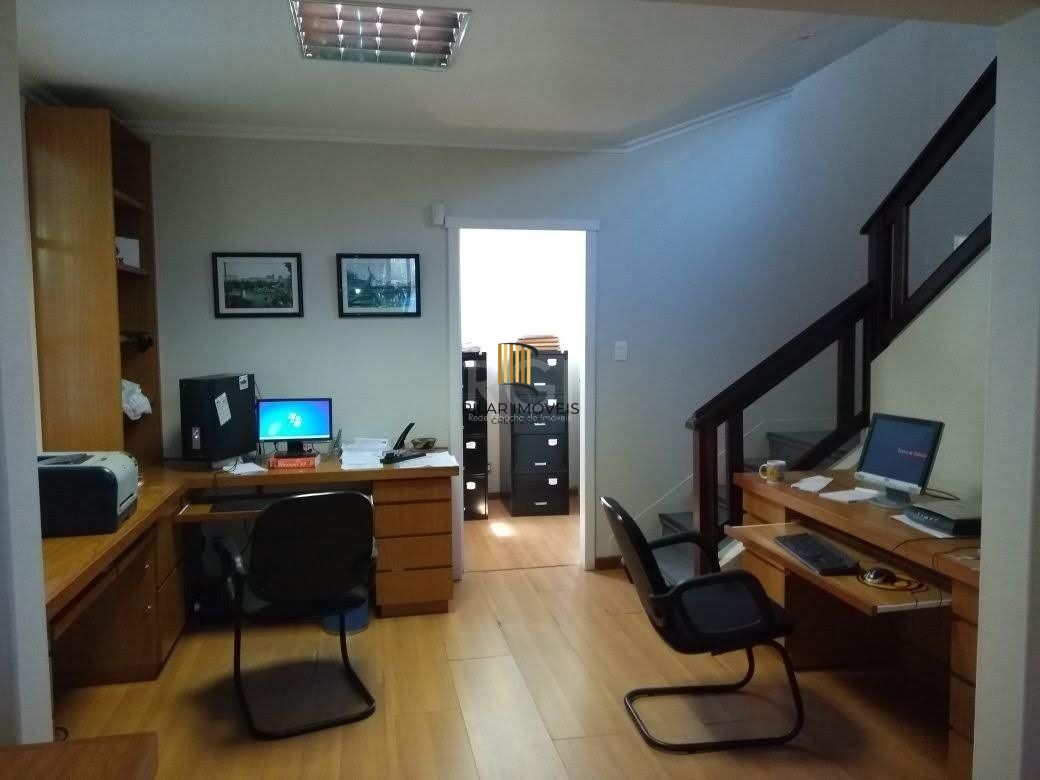 Casa para Venda - 300m², 4 dormitórios, 4 vagas - Menino Deus