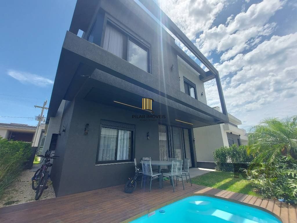 Casa de Condomínio 4 dormitórios no bairro Centro