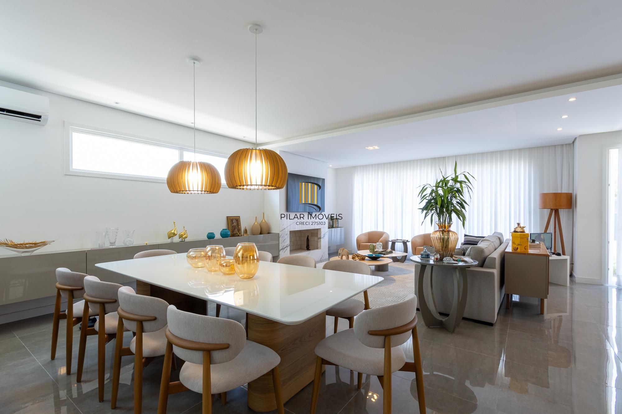 Casa de Condomínio 4 dormitórios no bairro Vila Nova