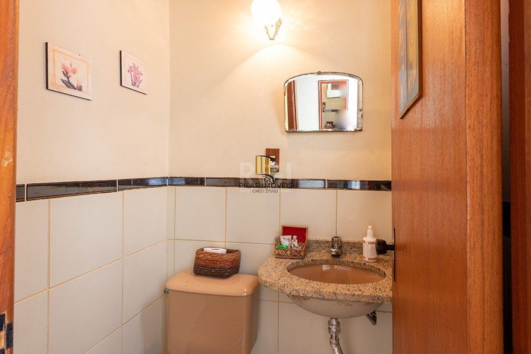 Casa para Venda - 435m², 4 dormitórios, sendo 4 suites, 4 vagas - Cristal