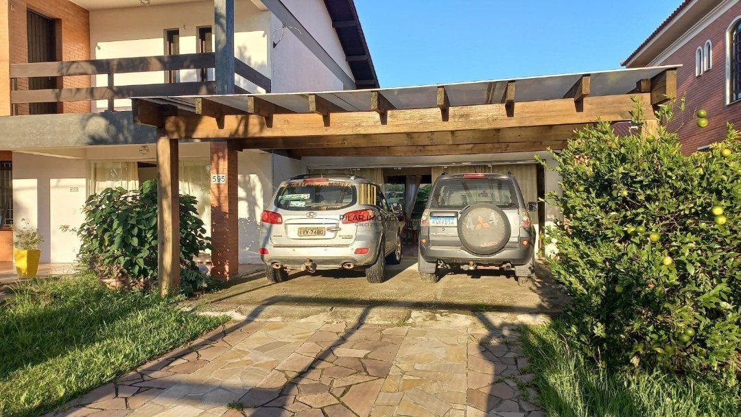 Casa 3 dormitórios no bairro Atlântida