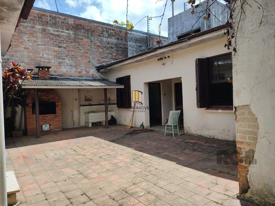 Casa comercial térrea na Av. Aparício Borges - bairro Teresópolis