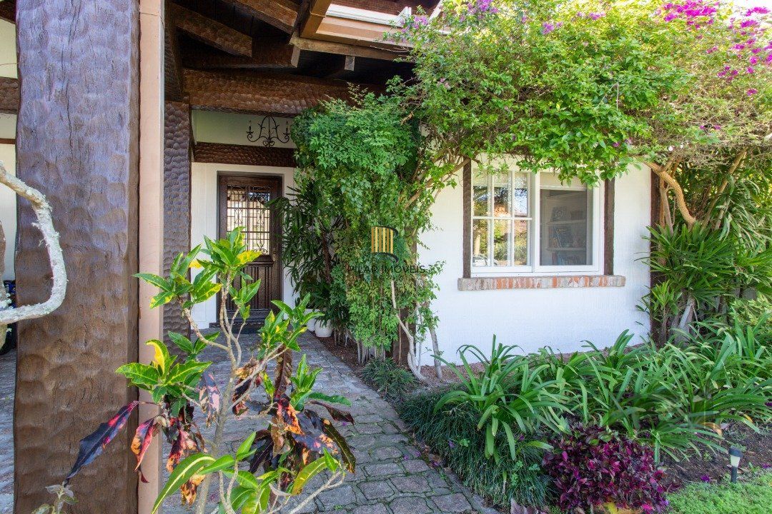 Casa para venda - 321m² - 4 suítes - Chapéu do Sol