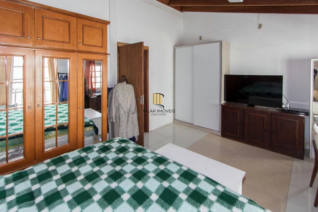 Casa para Venda - 281m², 3 dormitórios, sendo 1 suites, 3 vagas - Jardim Isabel
