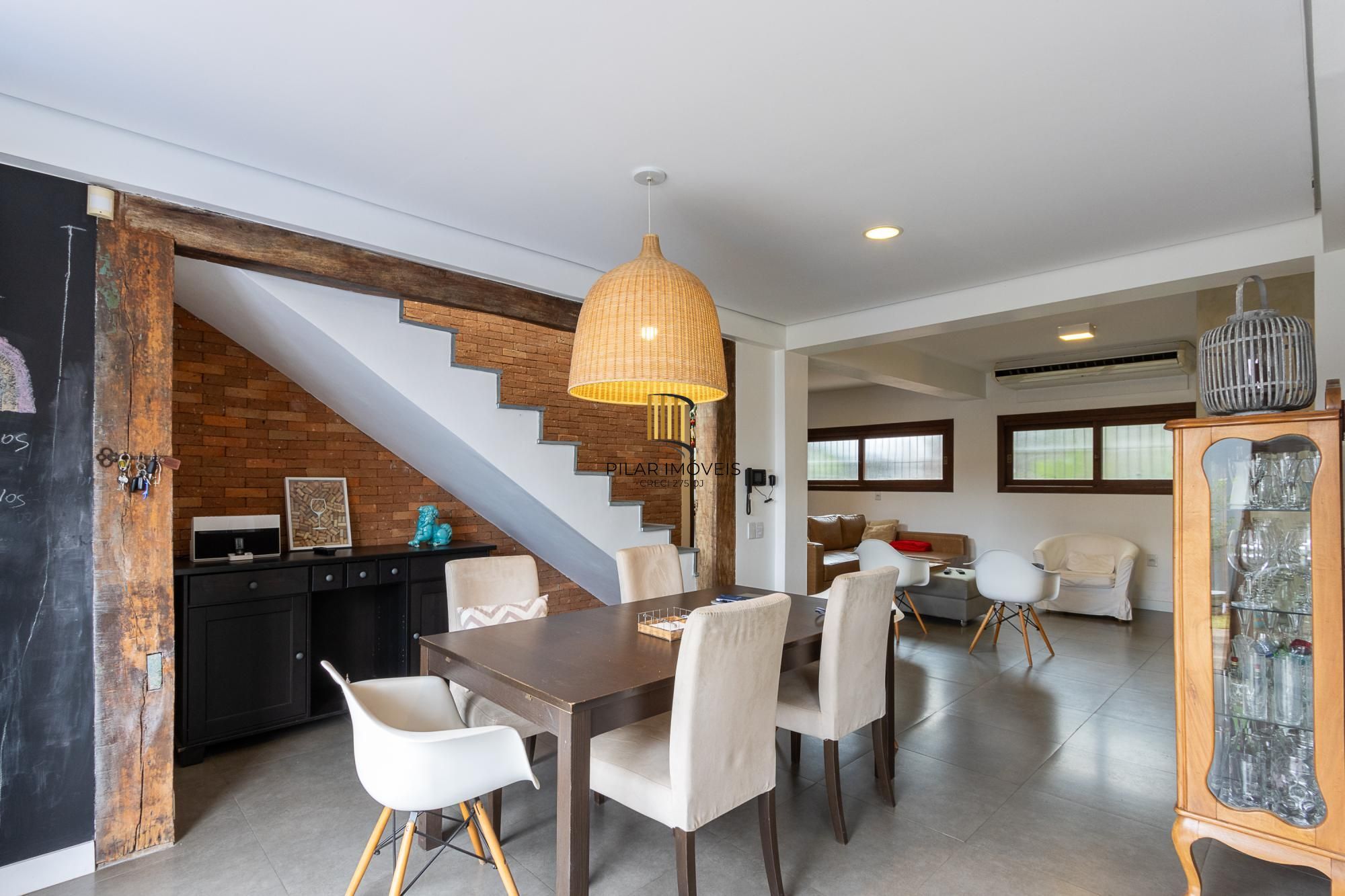 Casa com 6 quartos à venda  bairro Espírito Santo, Porto Alegre.