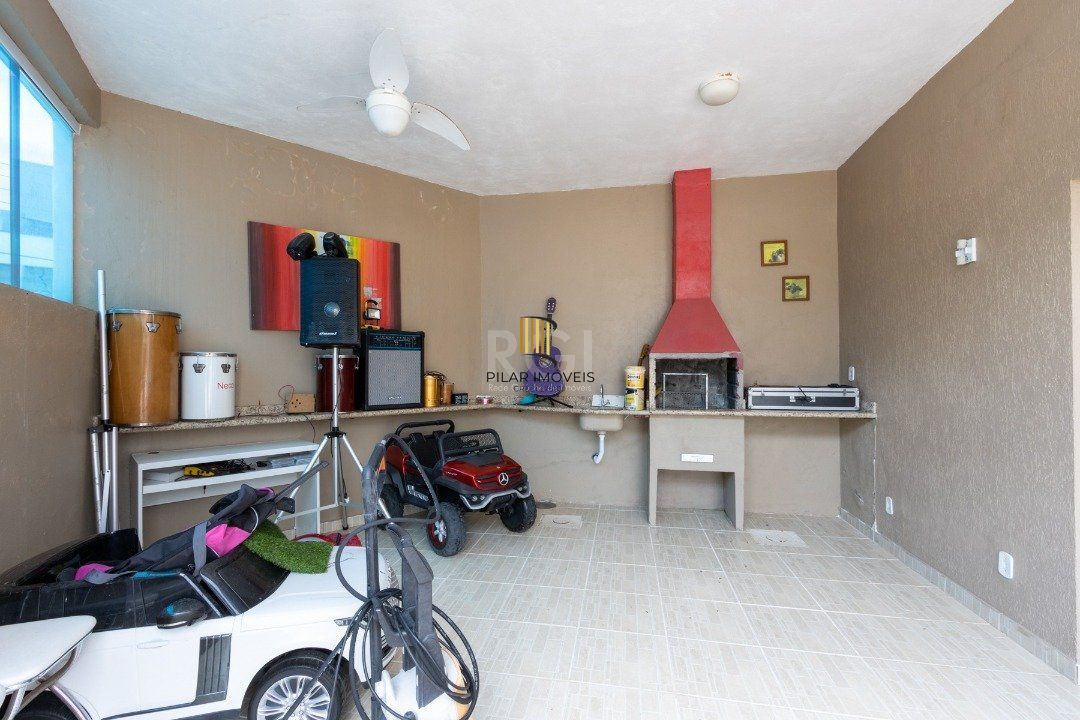Casa de Condomínio 6 dormitórios no bairro Nonoai