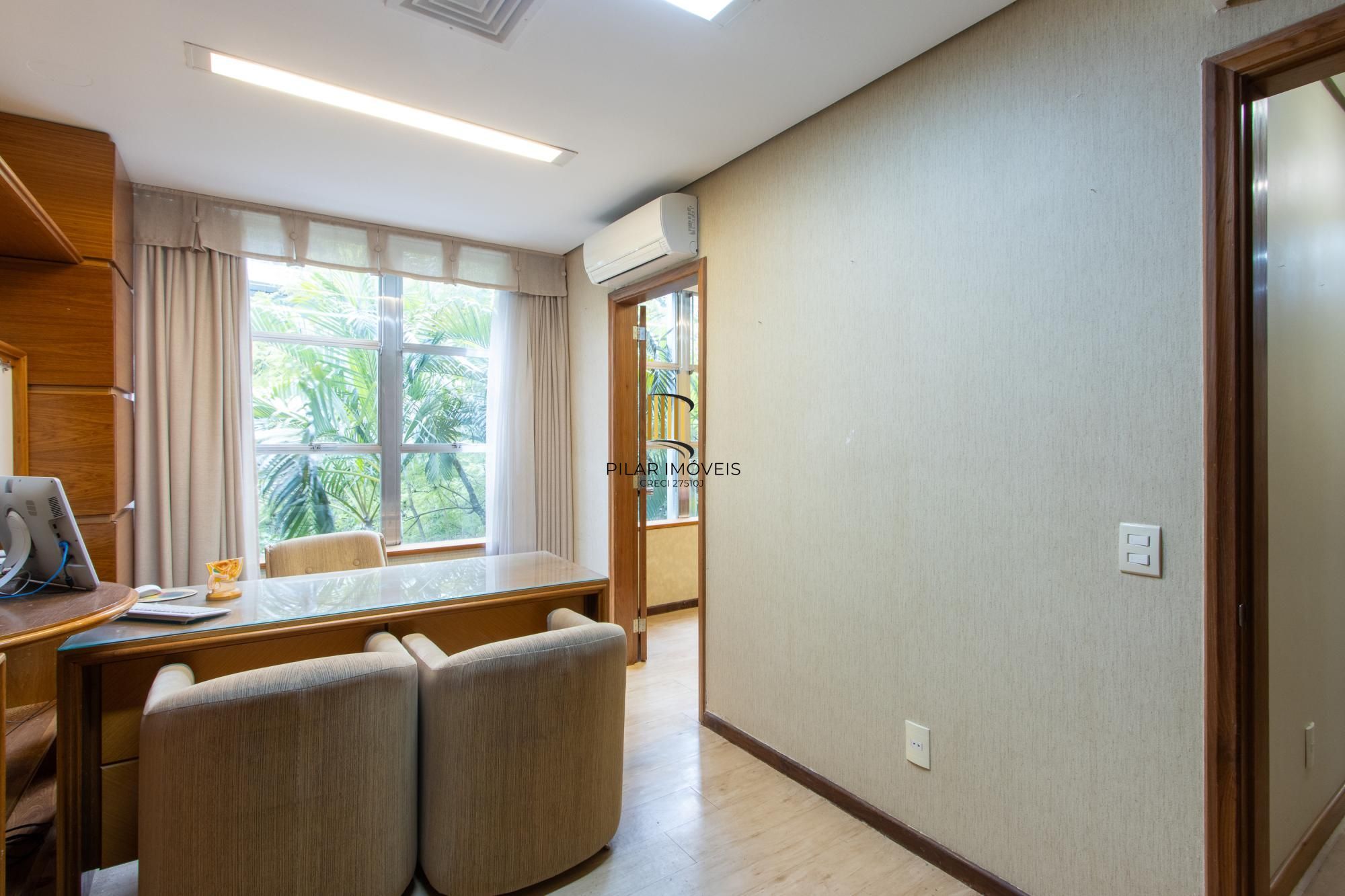 Conjunto comercial na Moinhos de Vento.