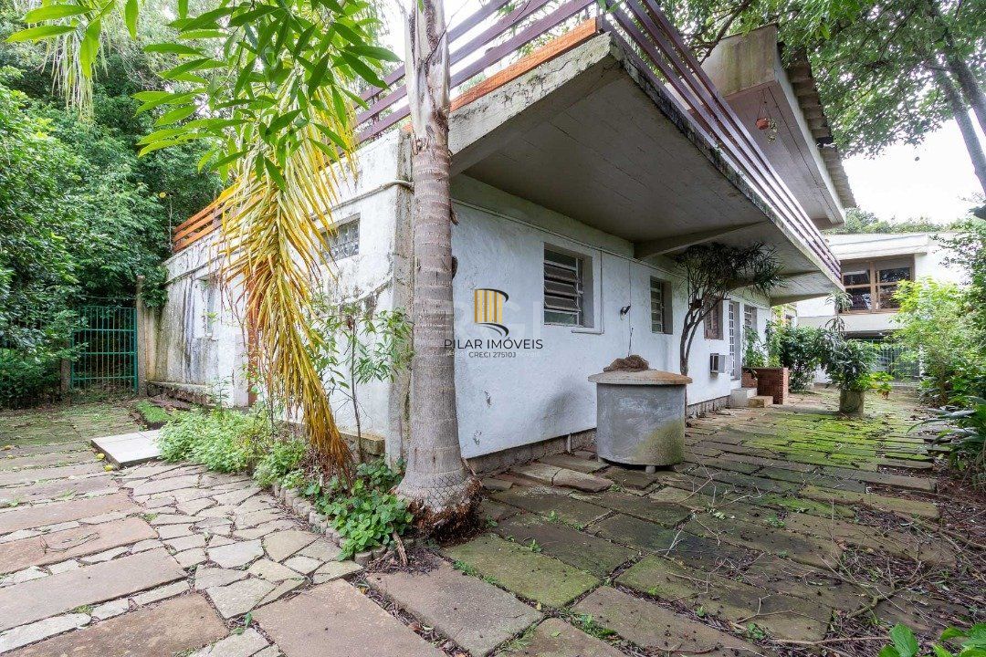 Casa para Venda - 600m², 3 dormitórios, sendo 1 suites, 8 vagas - Vila Assunção