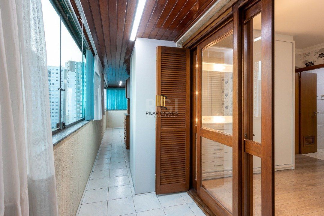 Cobertura para Venda - 247.08m², 3 dormitórios, sendo 1 suites, 2 vagas - Vila Ipiranga