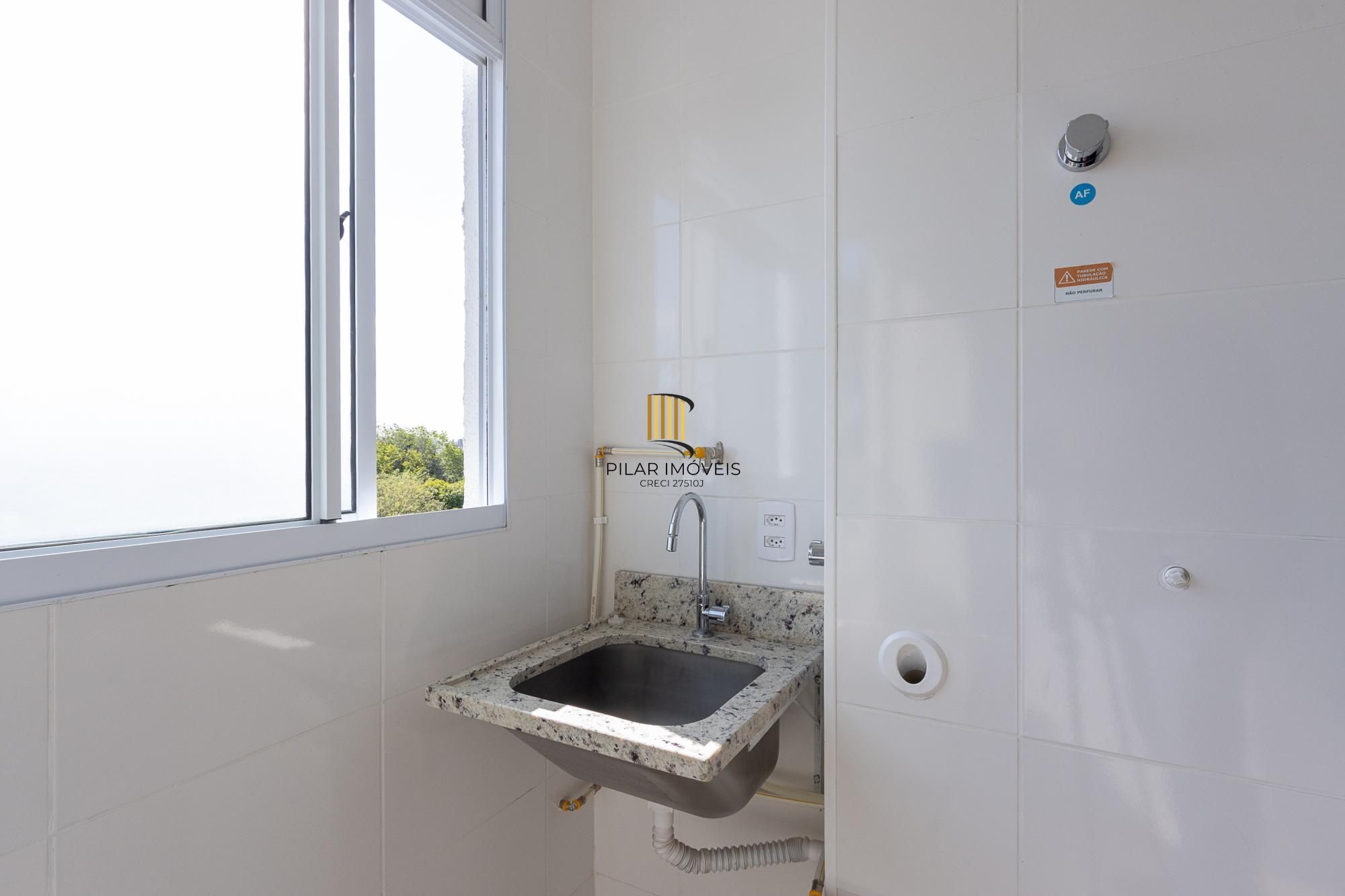 Apartamento no 5 andar de frente com 2 dormitórios