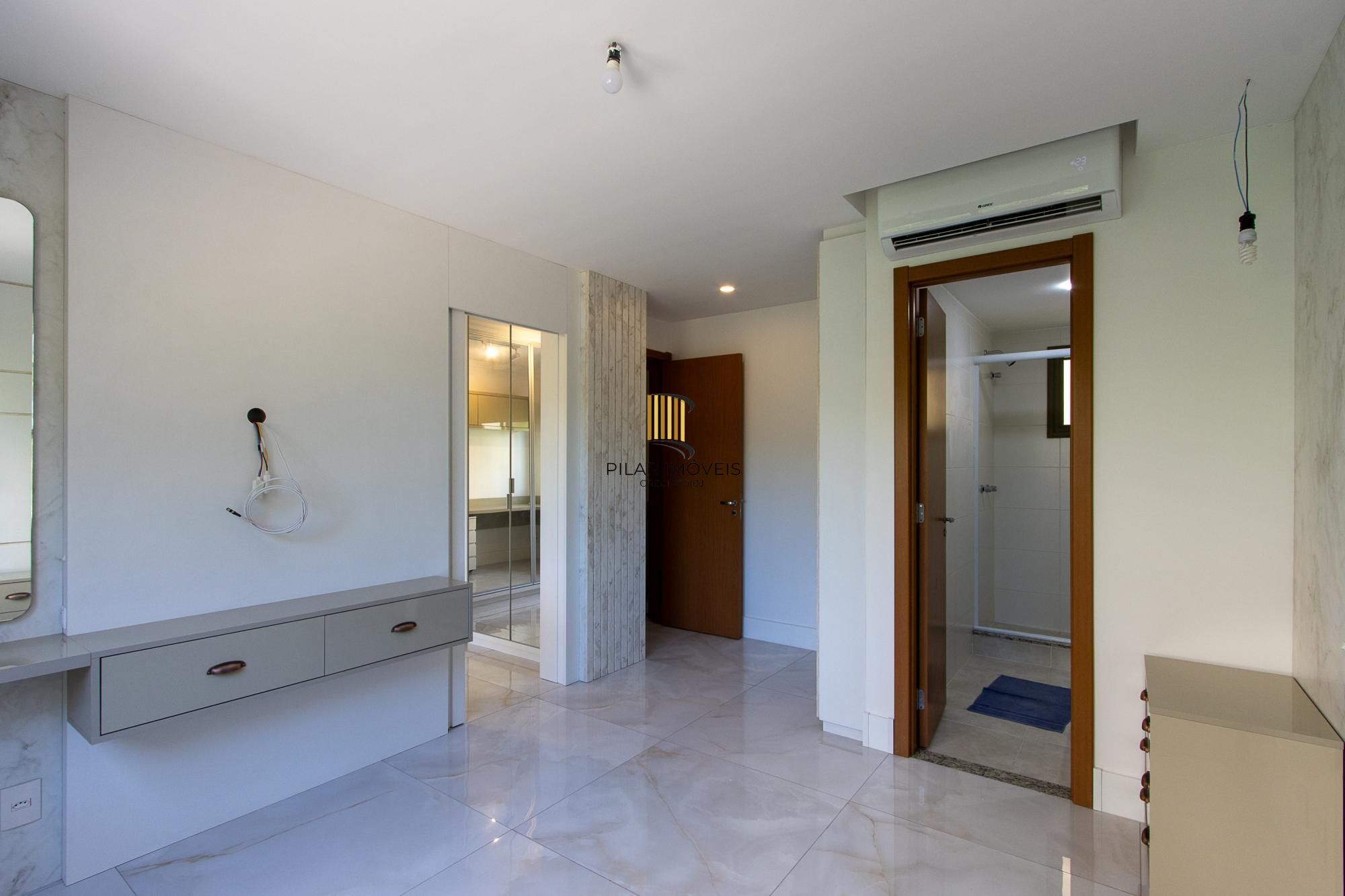 Apartamento totalmente reformado e impecável para locação - 3 quartos sendo uma suíte - Bairro Cavalhada