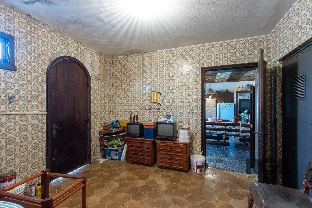 Casa para Venda - 580m², 3 dormitórios, sendo 1 suites, 3 vagas - Santa Tereza