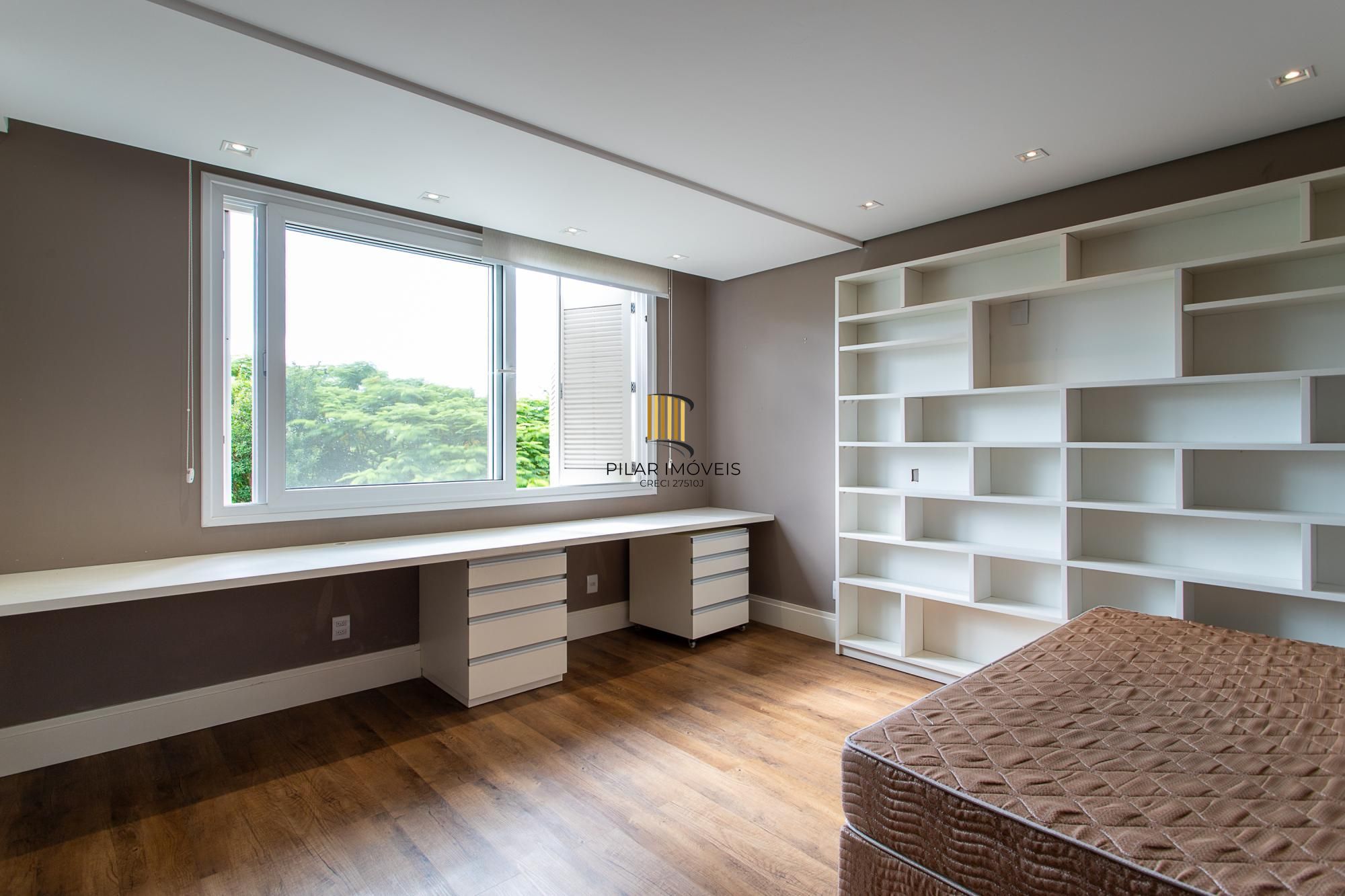 Casa de Condomínio 4 dormitórios no bairro Terraville