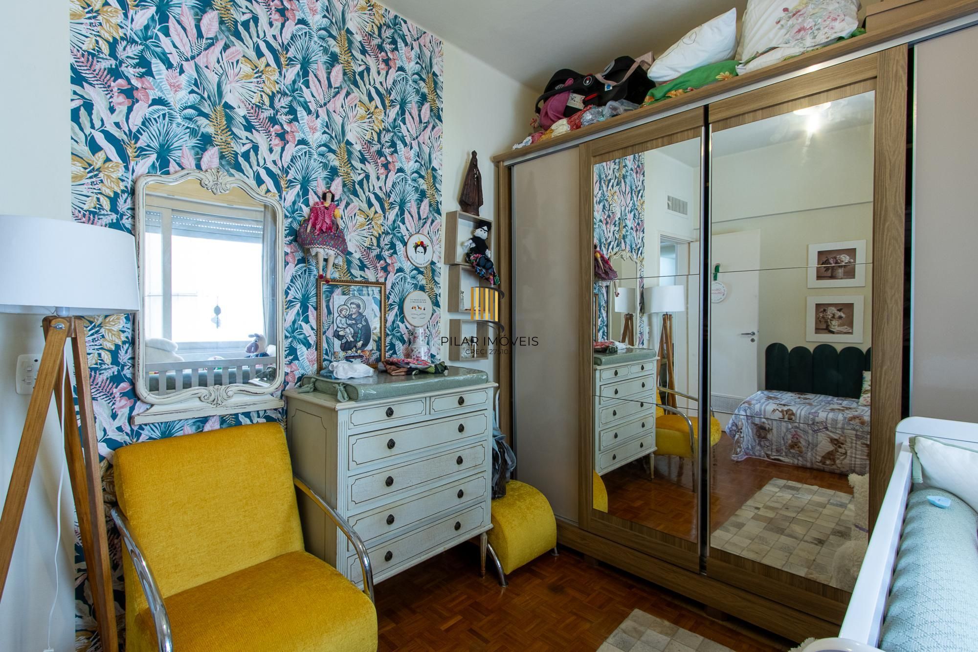 Apartamento 3 Dormitórios Ensolarado no Centro de Porto Alegre