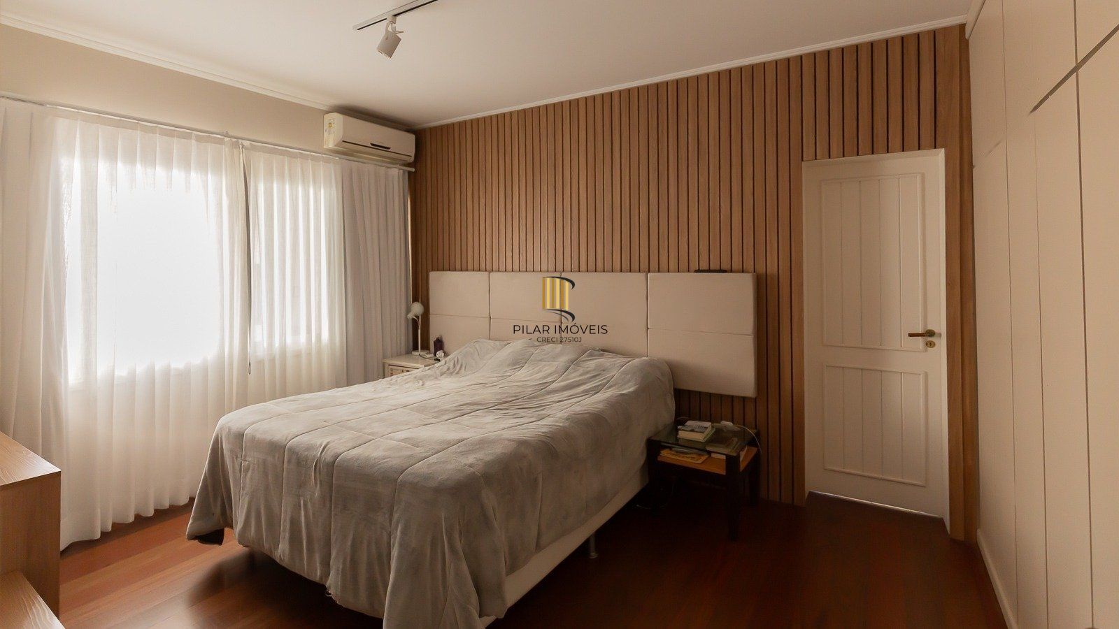 Apartamento com 147m², 3 dorm, Petrópolis