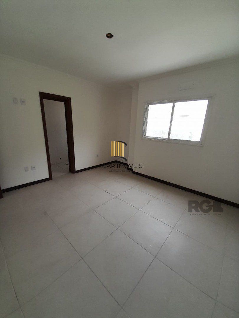 Casa 3 dormitórios no bairro Camaquã