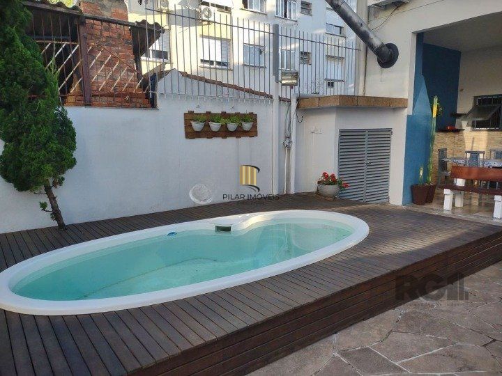 Casa 4 dormitórios no bairro São João