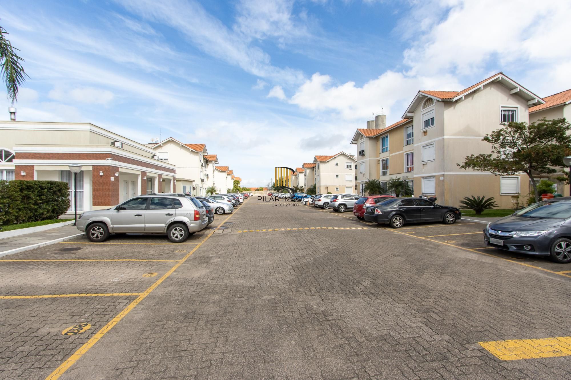 Apartamento térreo, semi mobiliado, com 54,81 m² de área privativa, 3 dormitórios e 1 vaga de garagem2