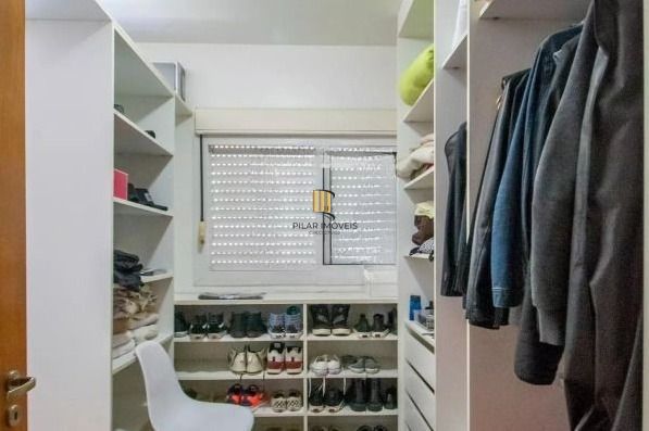 Apartamento com 2 dormitórios (reversível para 3) e 1 vaga escriturada  à venda no coração de Ipanema