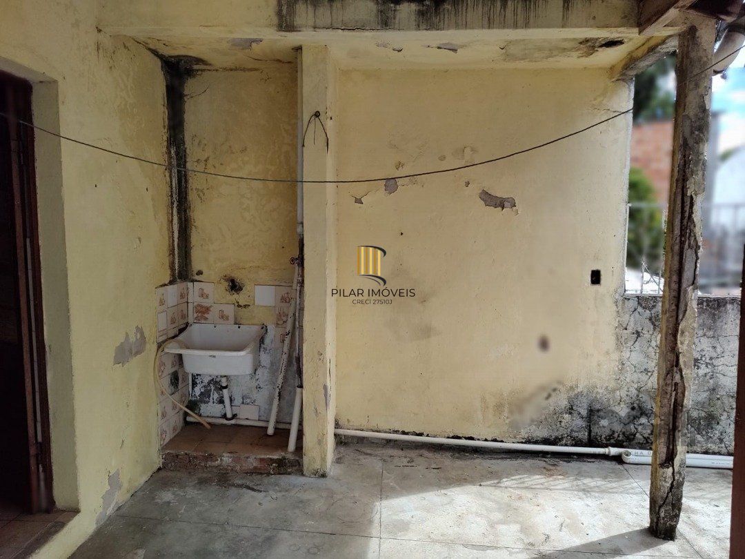 Casa para Venda - 247.37m², 4 dormitórios, 4 vagas - Partenon