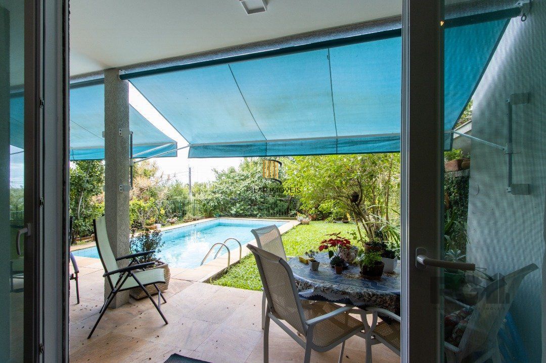 Sobrado com vista para Rio, 3 quartos, 2 suites, pátio, piscina, vaga para 4 carros - Bairro Vila Assunção
